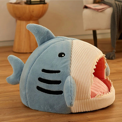 New Design Shark Shaped Warm Cute Cat Sleeping Cave Nest Semi-closed Cat Bed Soft Plush Bed for Cat Small Dog Bed